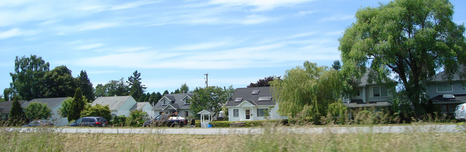 houses at south end of Lancaster Crescent in Burkeville in June 2008