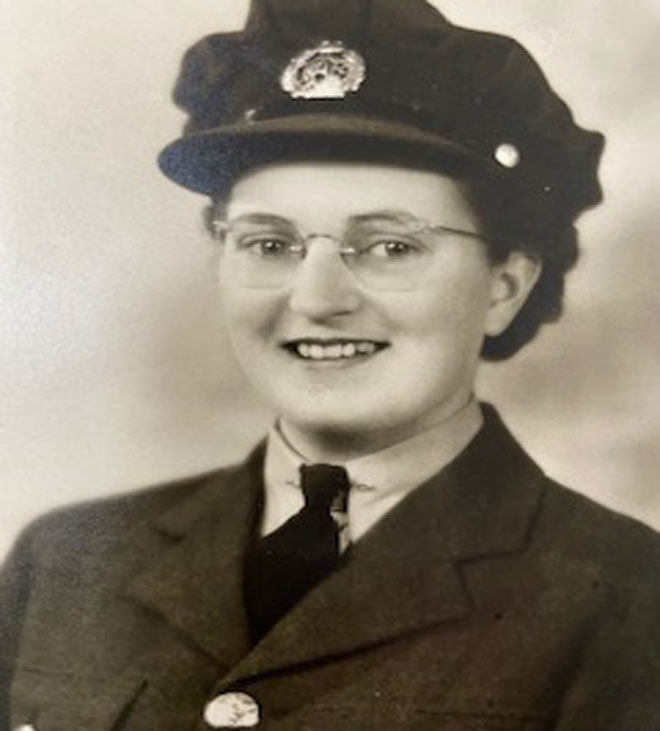 portrait of Doris Forsyth James in uniform